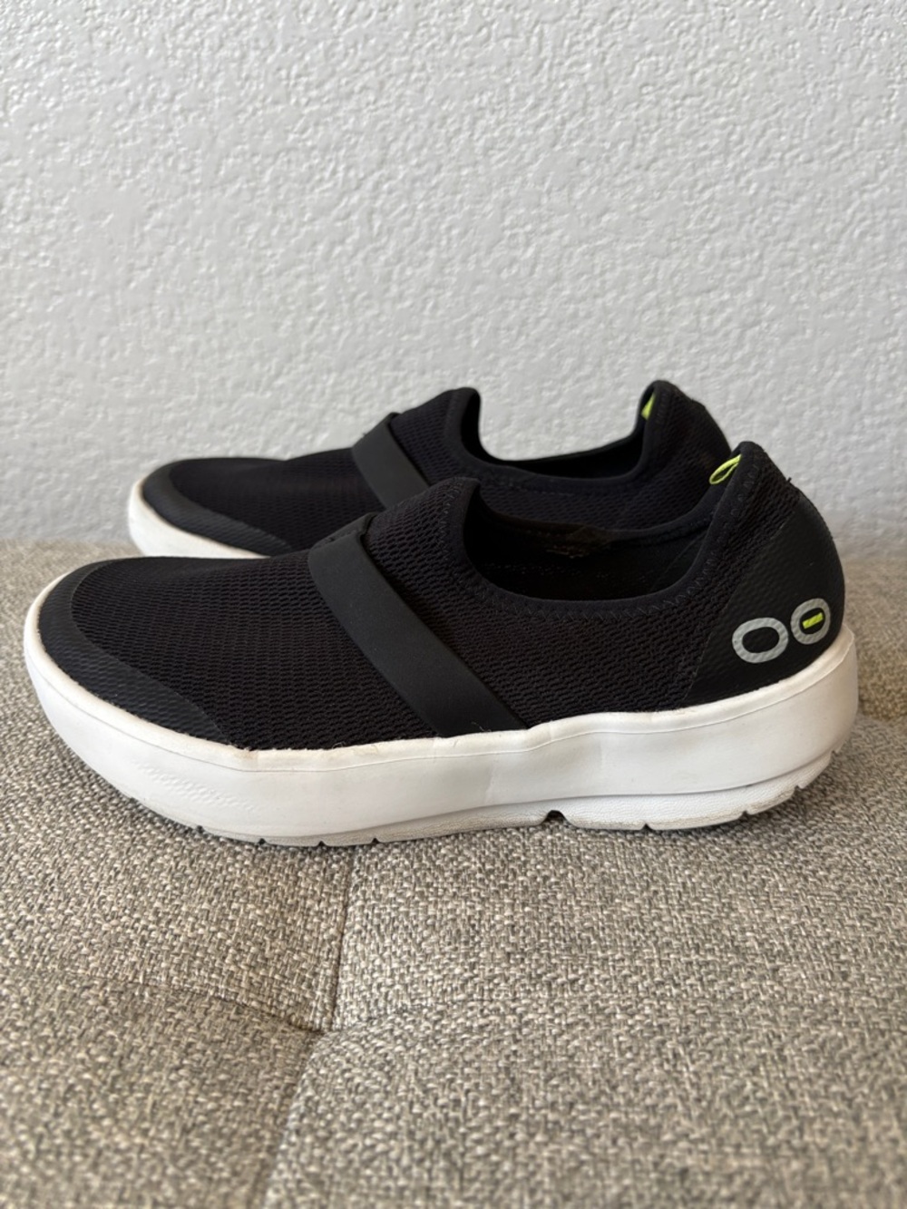 OOFOS oomg low mesh  women’s slip on